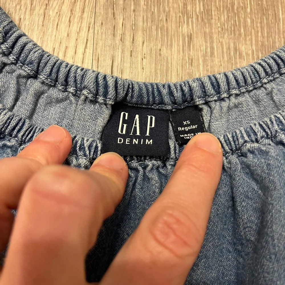 Girl's‎ Gap Denim Blue Top- Size XS- Pre-owned